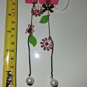 NWT Betsy Johnson Long Pink Green Bug Flower Bow Earrings